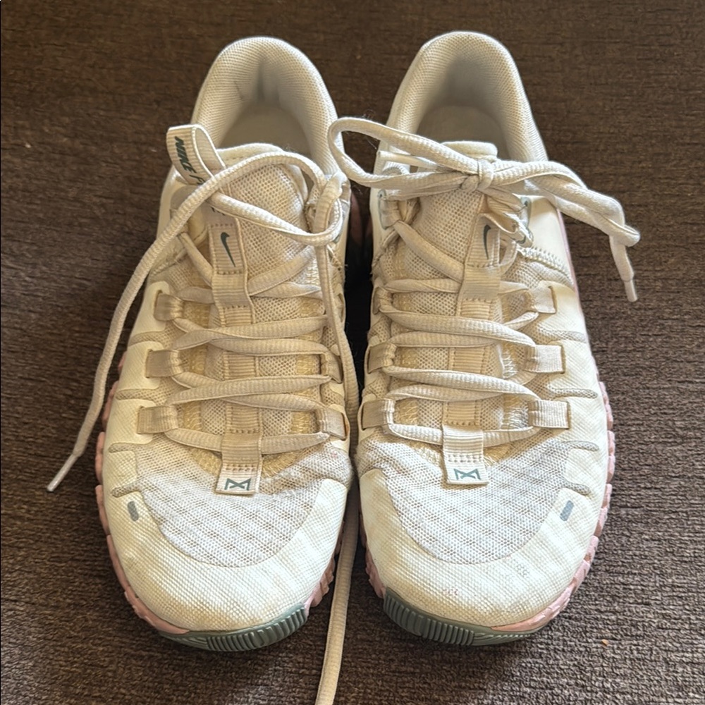 Nike Women's Cream Sneakers